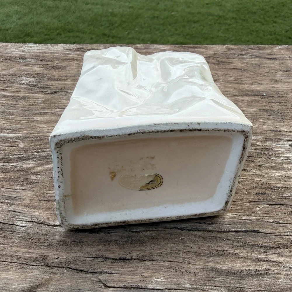Georgia Peach Kitschy Souvenir Pencil Holder Frog Paper Bag MC And Co. Office